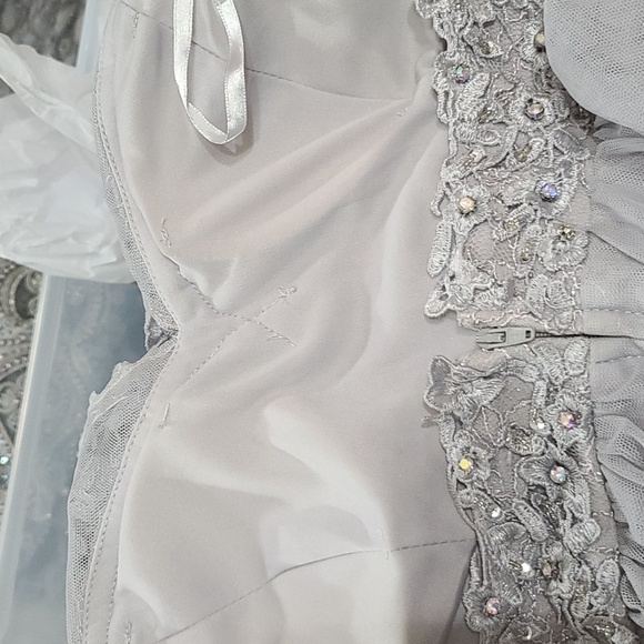 TLC Say Yes To The Prom Dress Juniors Gray Iridescent Stones Ruffly Layers Sz 7 - Picture 12 of 16